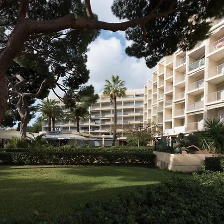 Ref: Sup115: T2 Dans Résidence En Bord De Au Lavandou 4 Pers - Fr-1-803-77 *