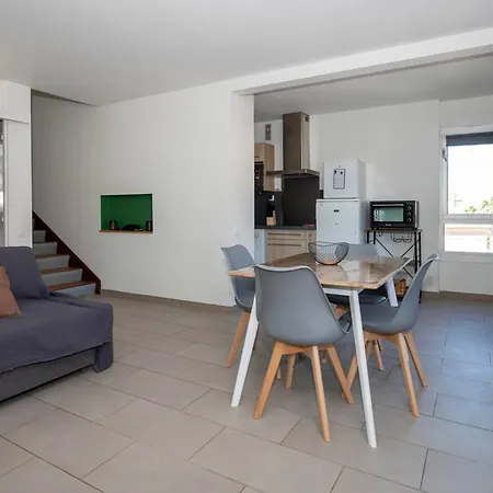 Daire T2 En Duplex Climatise, A 100m De La Plage, Pour 4 Pers., Parking Au Lavandou - Fr-1-803-77