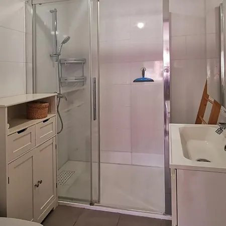 Daire T2 En Duplex Climatise, A 100m De La Plage, Pour 4 Pers., Parking Au Lavandou - Fr-1-803-77 Le Lavandou