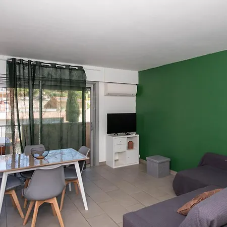 T2 En Duplex Climatise, A 100m De La Plage, Pour 4 Pers., Parking Au Lavandou - Fr-1-803-77 Daire *