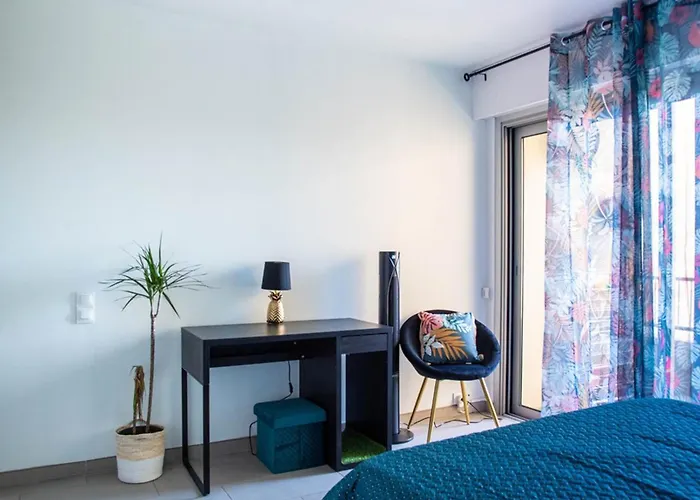 T2 En Duplex Climatise, A 100m De La Plage, Pour 4 Pers., Parking Au Lavandou - Fr-1-803-77